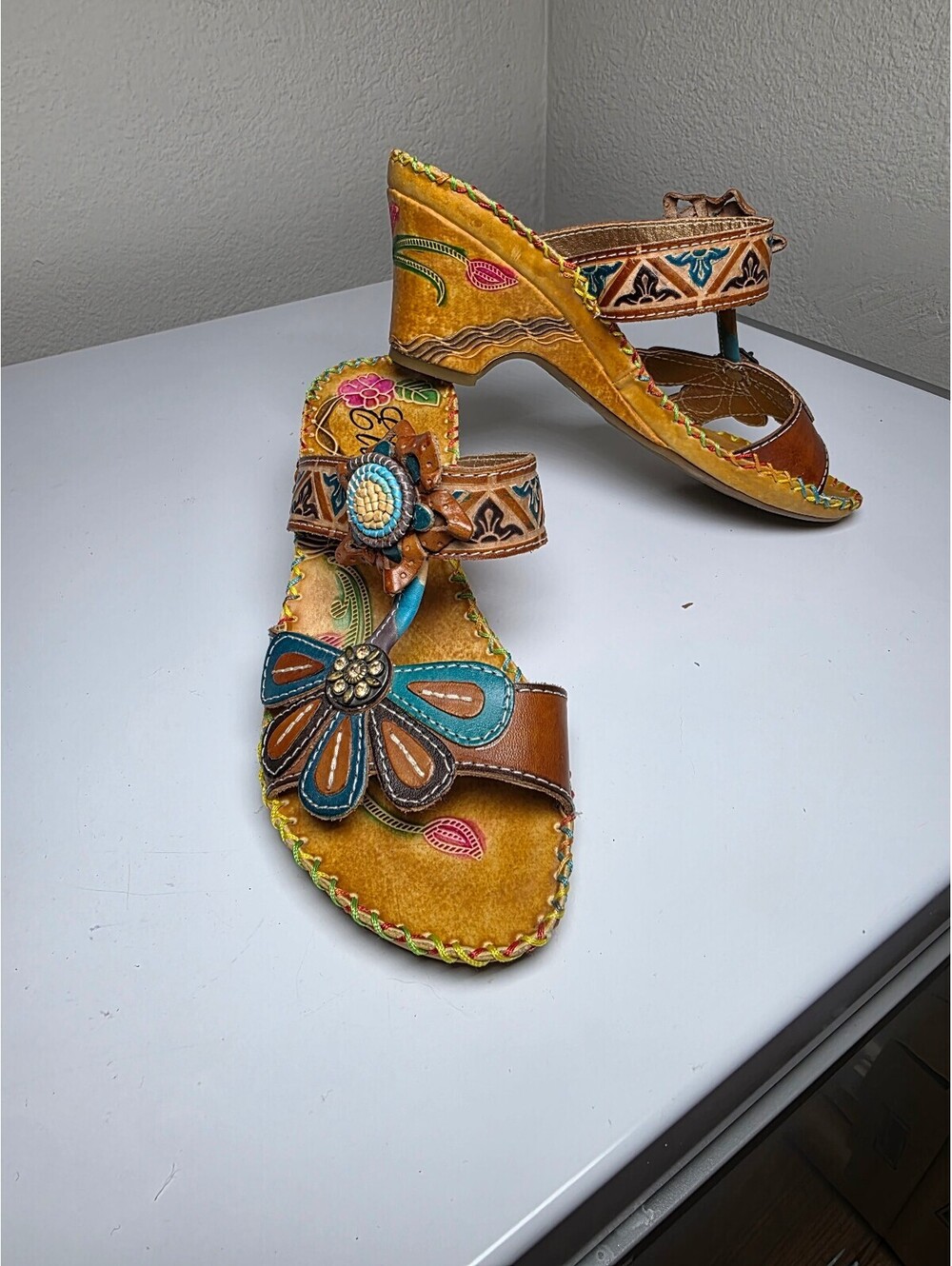 Elite by Corkys Hand Painted Leather Tooled Wedge Sandals Sz 6